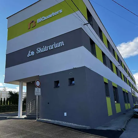 Biquarters * コシツェ